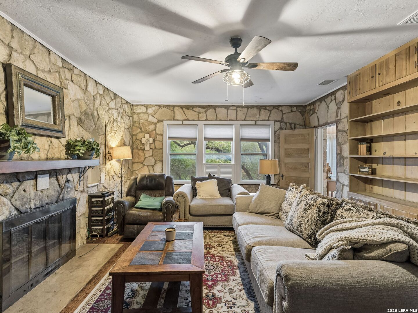 19592 Bluehill Pass, Helotes, TX 78023