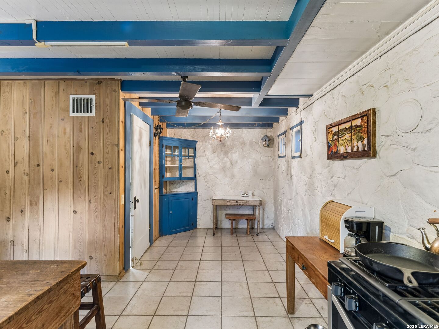 19592 Bluehill Pass, Helotes, TX 78023