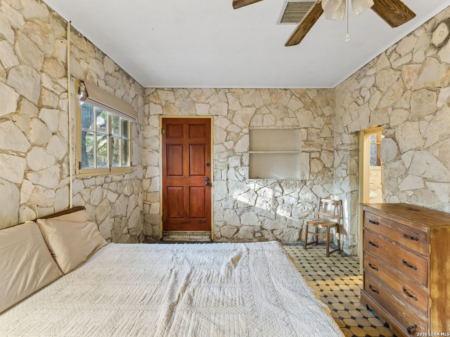 19592 Bluehill Pass, Helotes, TX 78023