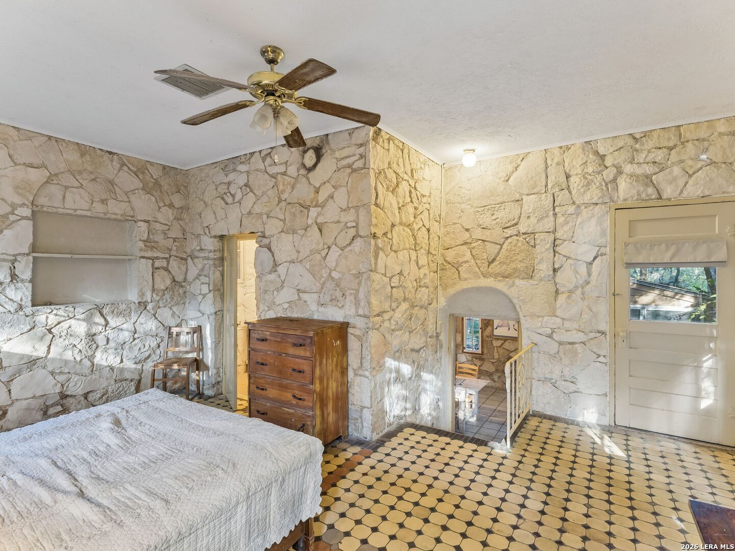 19592 Bluehill Pass, Helotes, TX 78023