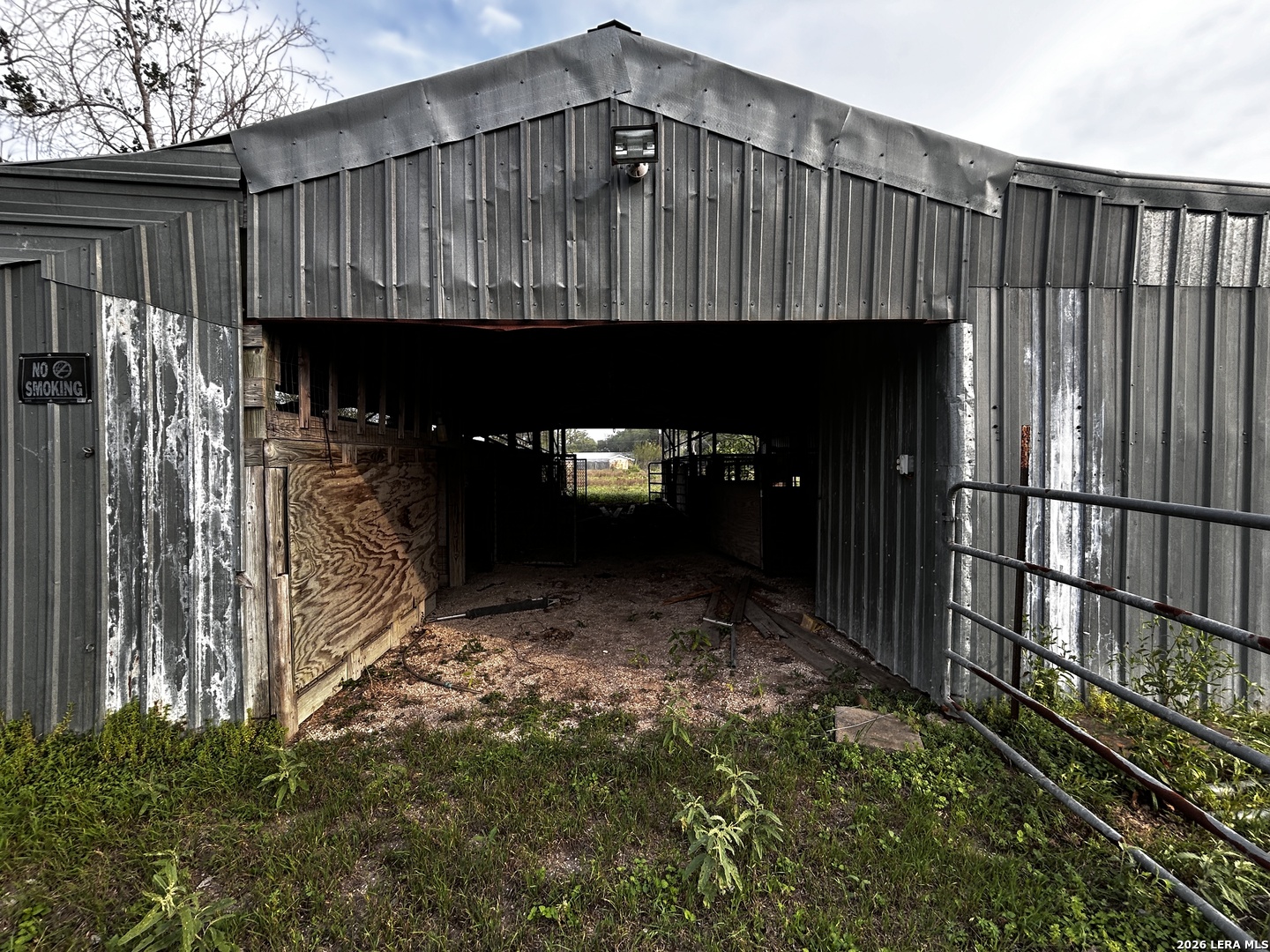 2606 OLD SAINT MARYS RD, Beeville, TX 78102