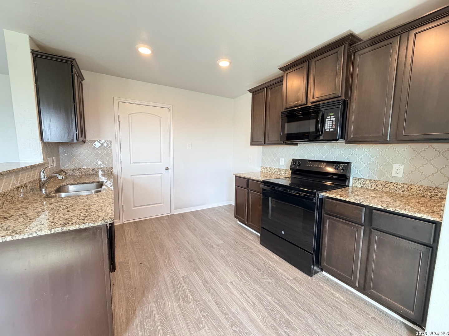 15010 Silvertree Cv, Von Ormy, TX 78073