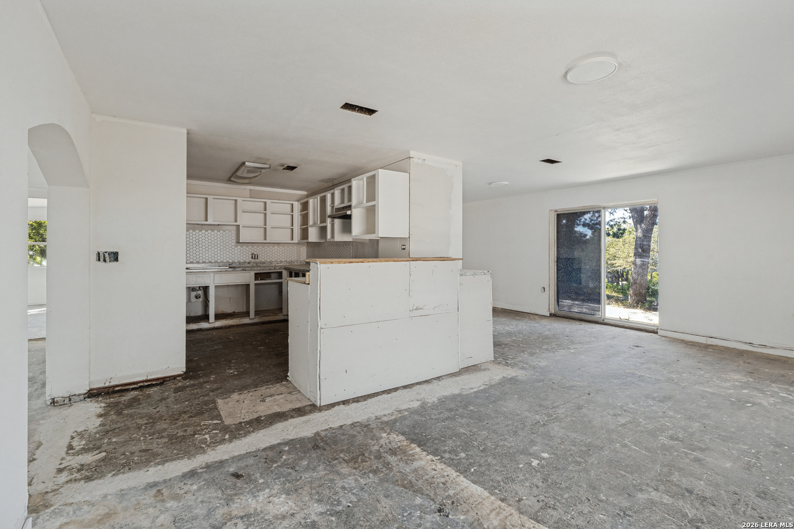 888 Canyon Bend, Canyon Lake, TX 78133