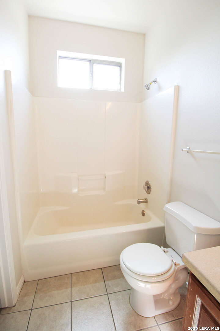 530 Dukeway, Universal City, TX 78148