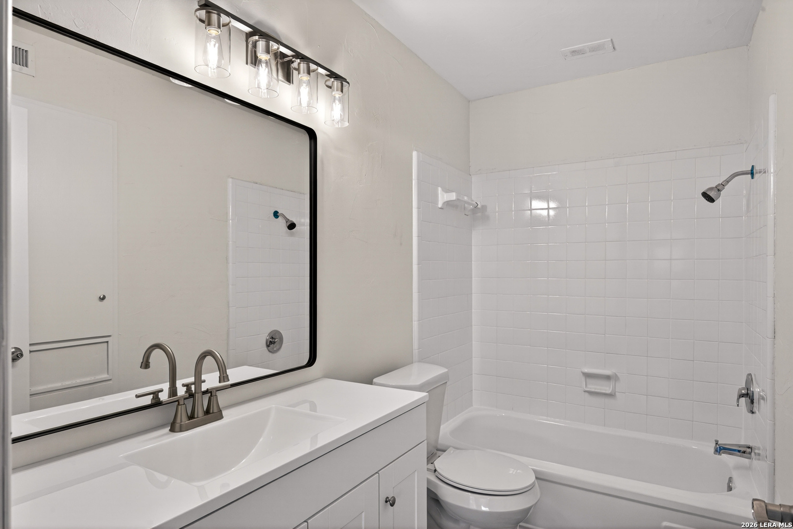 600 Gentleman Road, #8, Balcones Heights, TX 78201