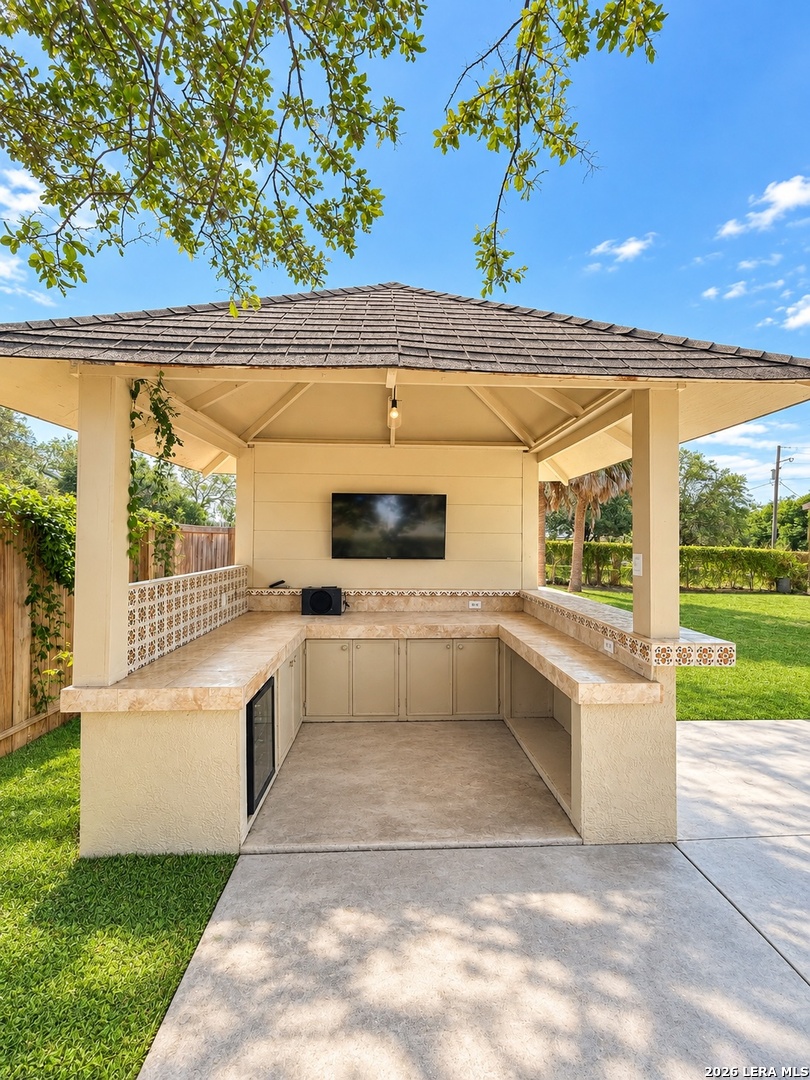 1100 E Bowie, Beeville, TX 78102