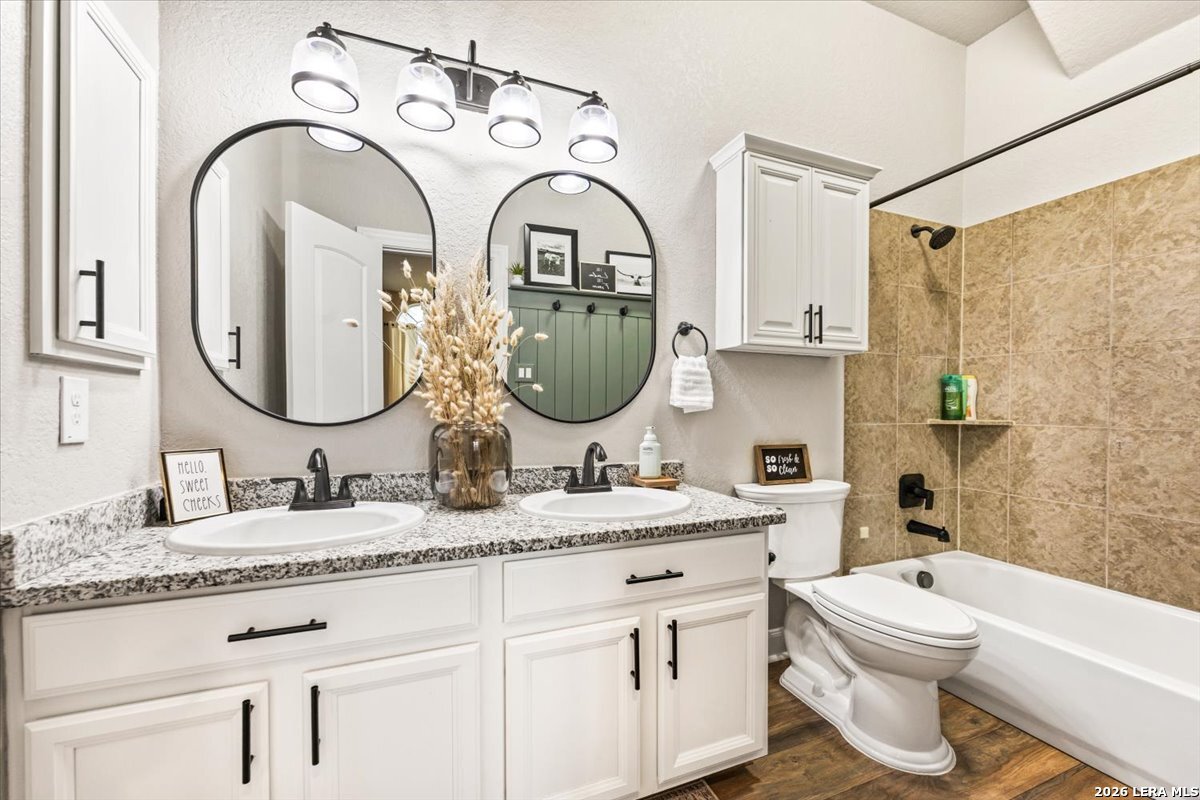 25939 Kalksteine, New Braunfels, TX 78132