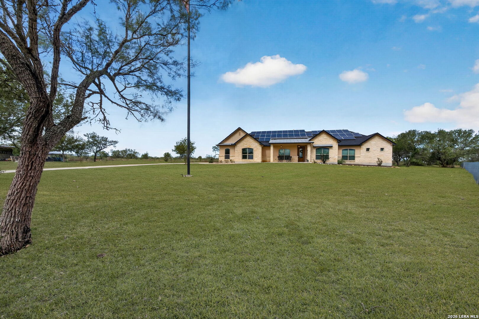 1027 County Road 367, Hondo, TX 78861