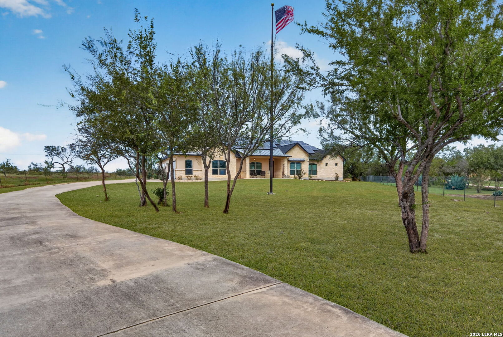1027 County Road 367, Hondo, TX 78861