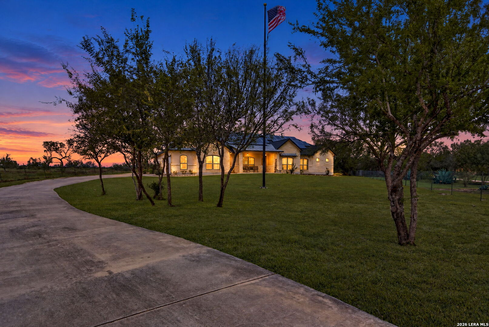 1027 County Road 367, Hondo, TX 78861