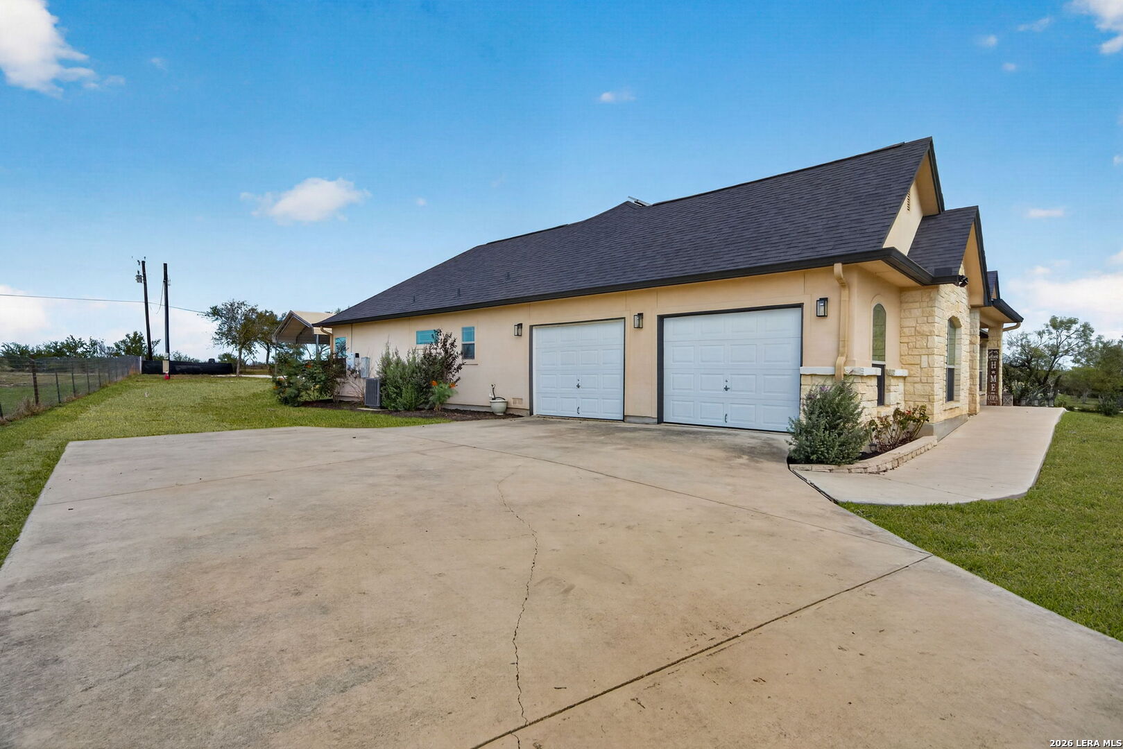 1027 County Road 367, Hondo, TX 78861