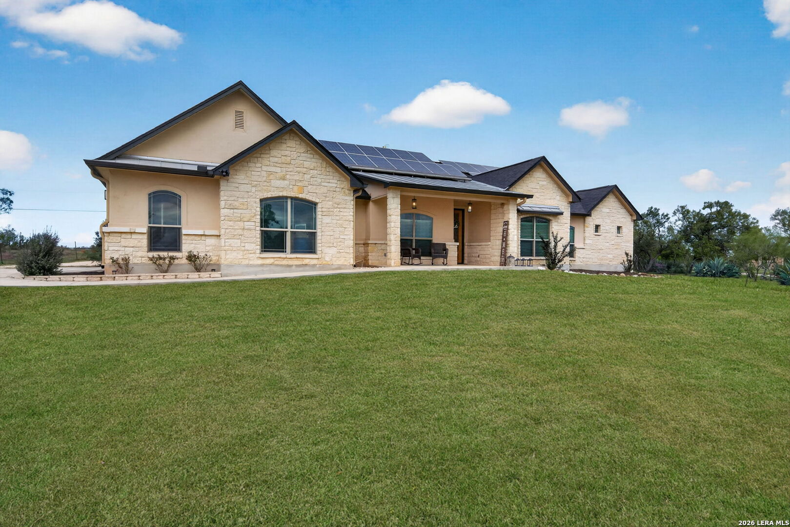 1027 County Road 367, Hondo, TX 78861
