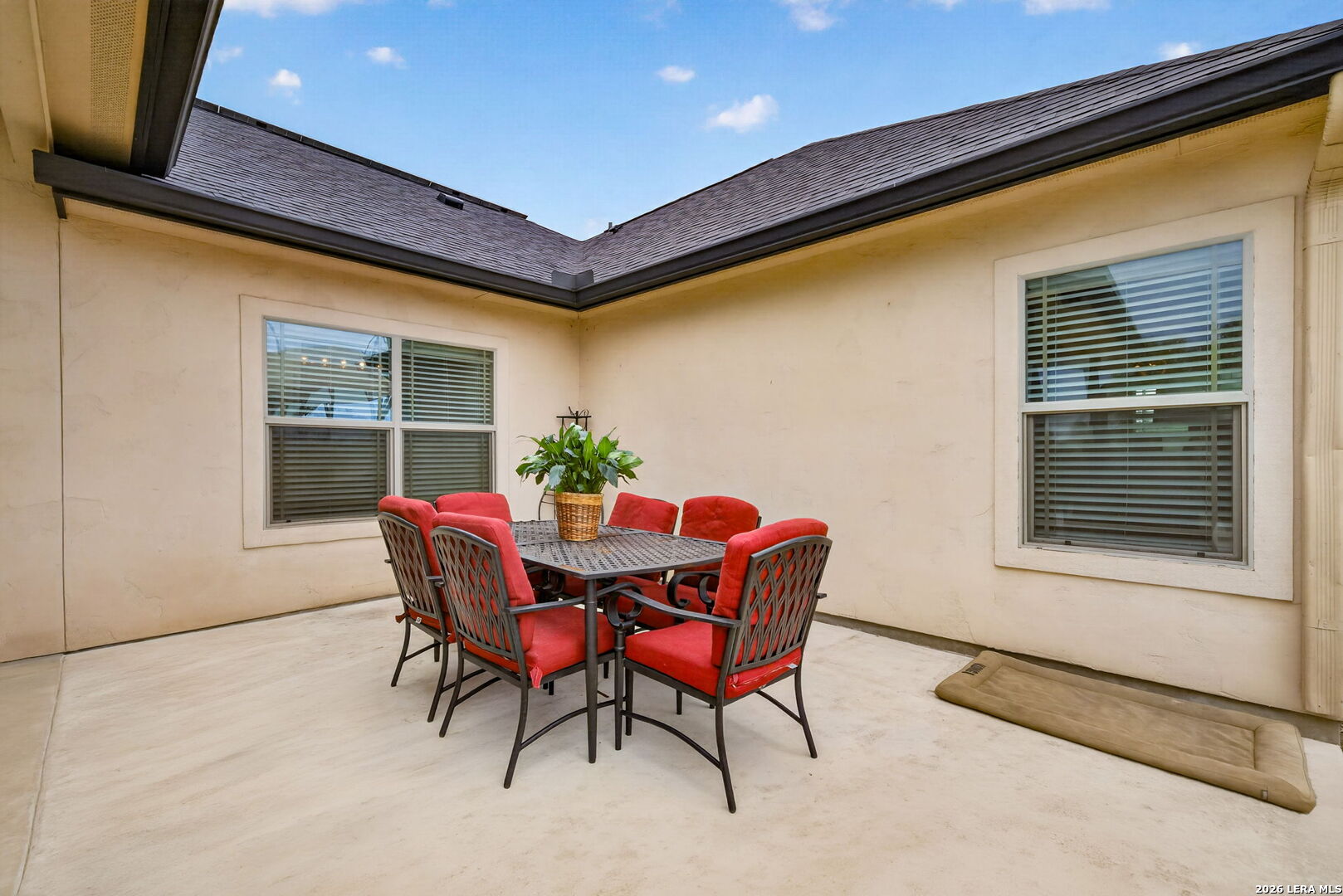 1027 County Road 367, Hondo, TX 78861