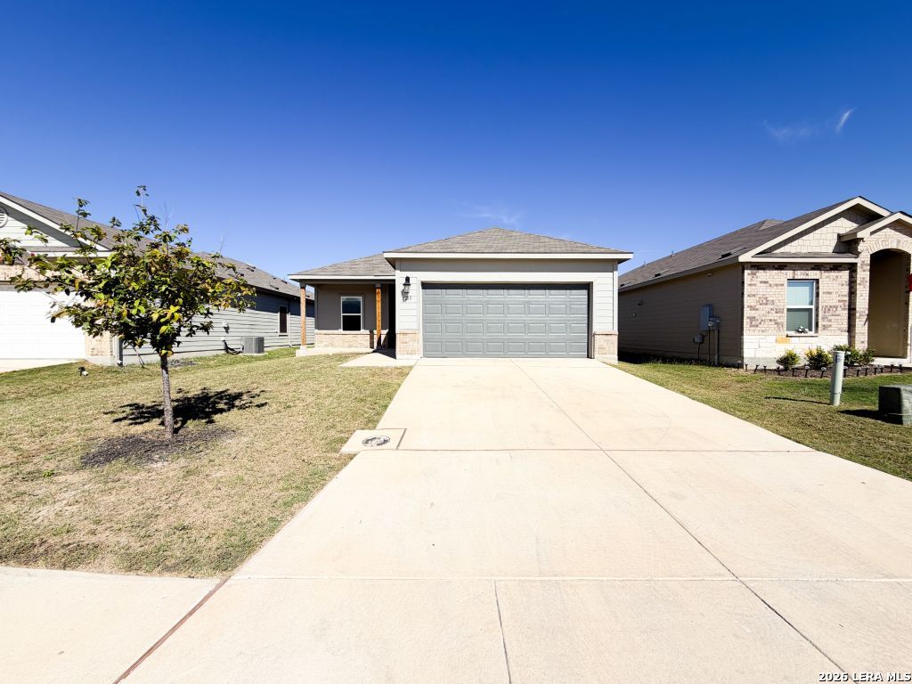 3215 Farm Oak, San Antonio, TX 78223