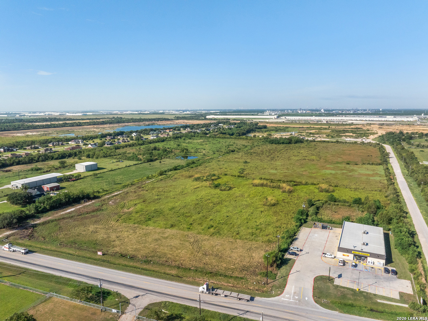 15821 TRI CITY BEACH RD, Beachcity, TX 77523