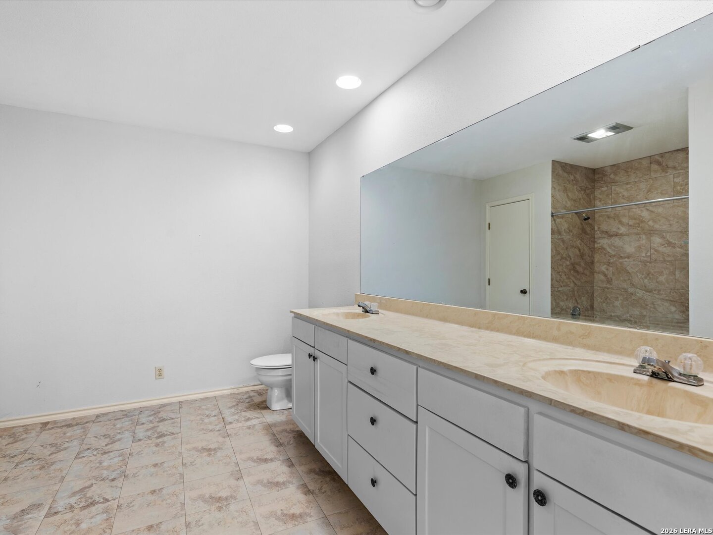 6947 Country Elm, San Antonio, TX 78240