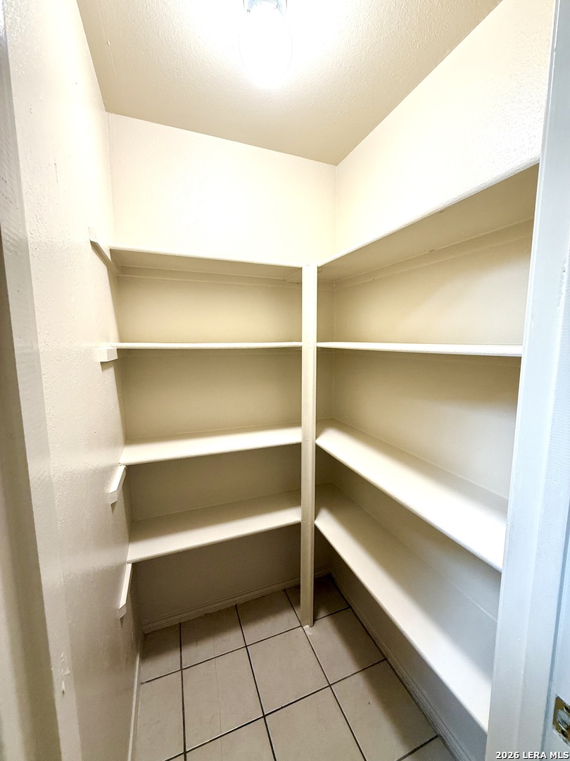 7568 Oak Chase, San Antonio, TX 78239