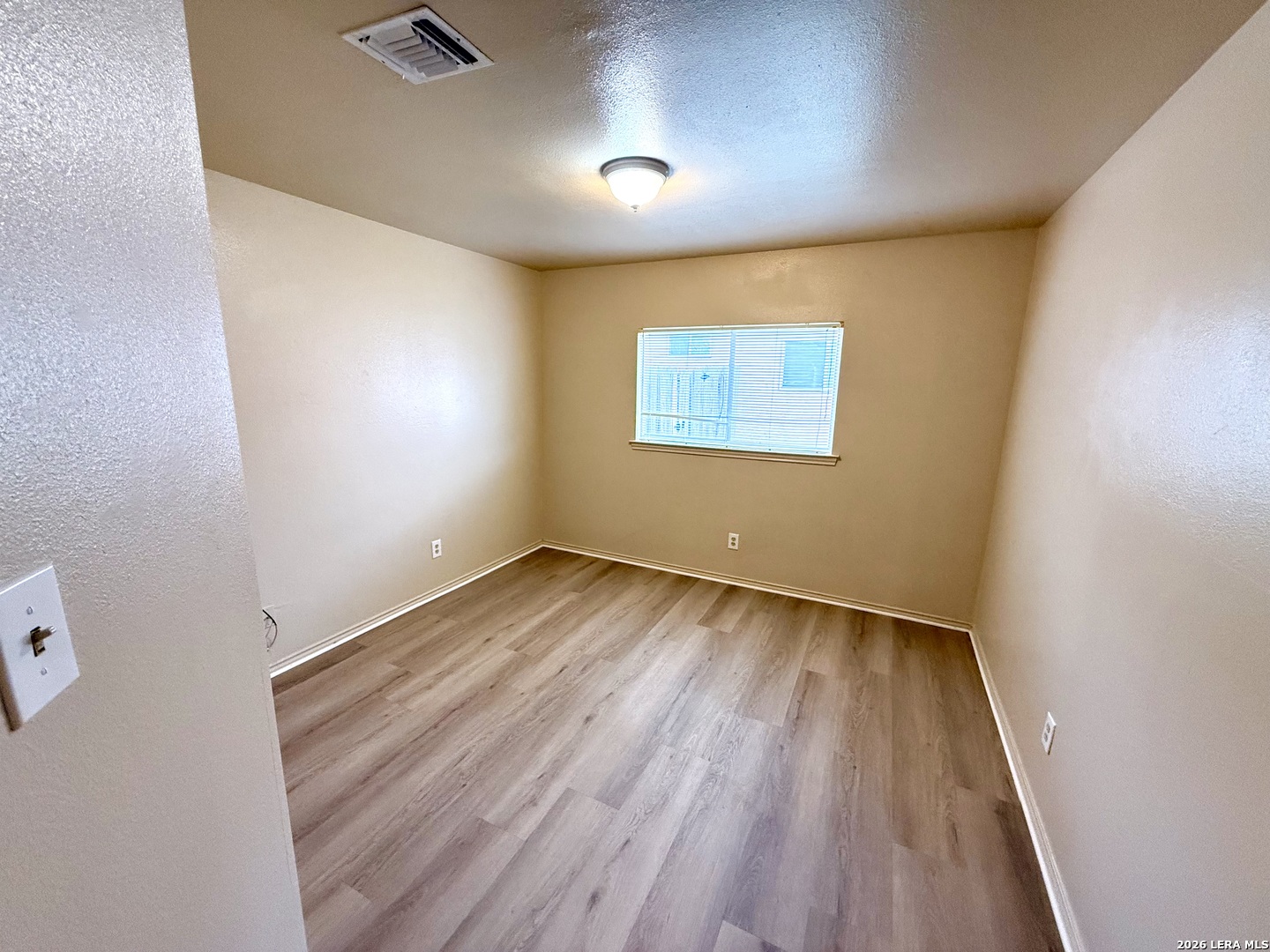 7568 Oak Chase, San Antonio, TX 78239