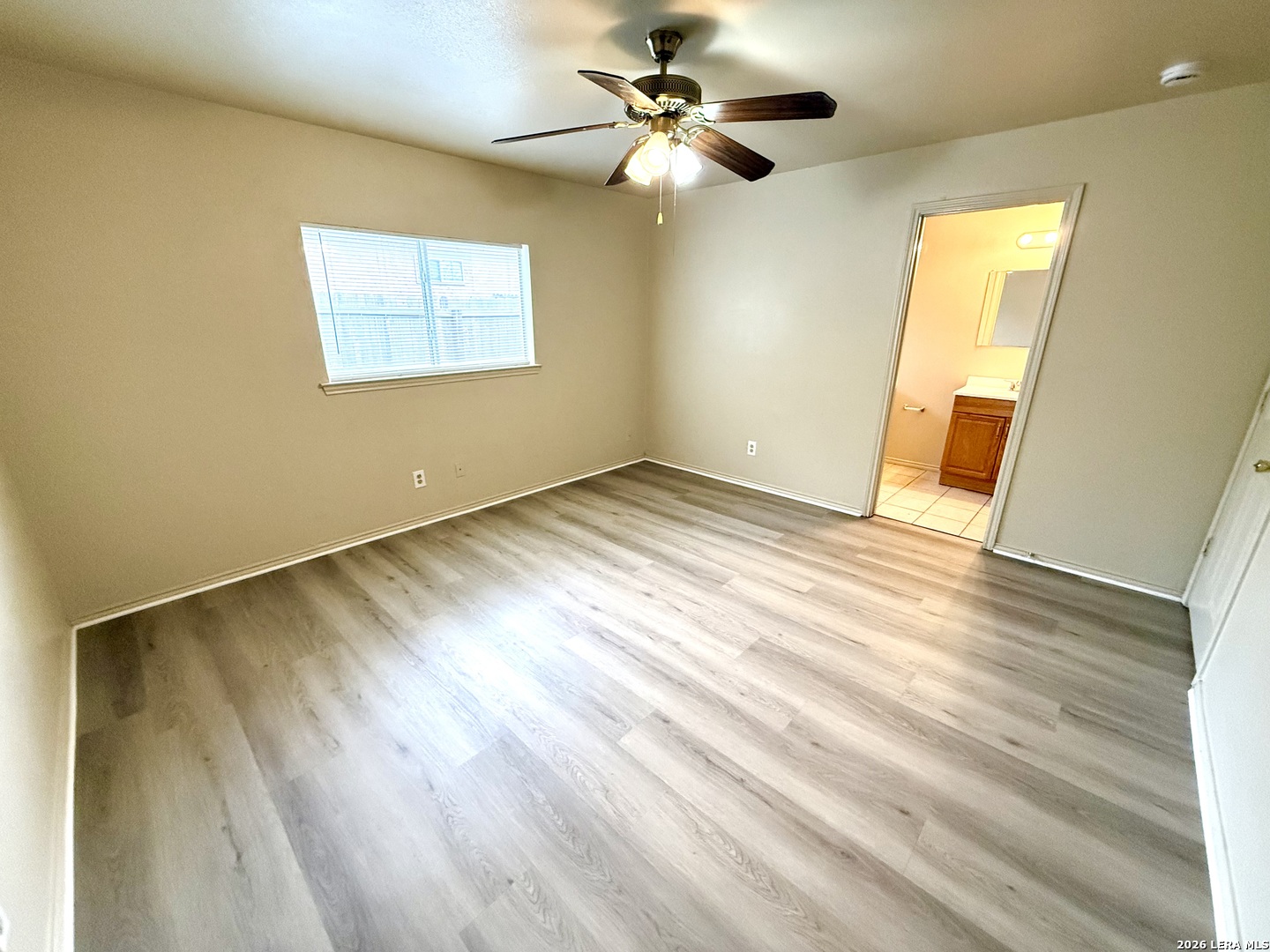 7568 Oak Chase, San Antonio, TX 78239