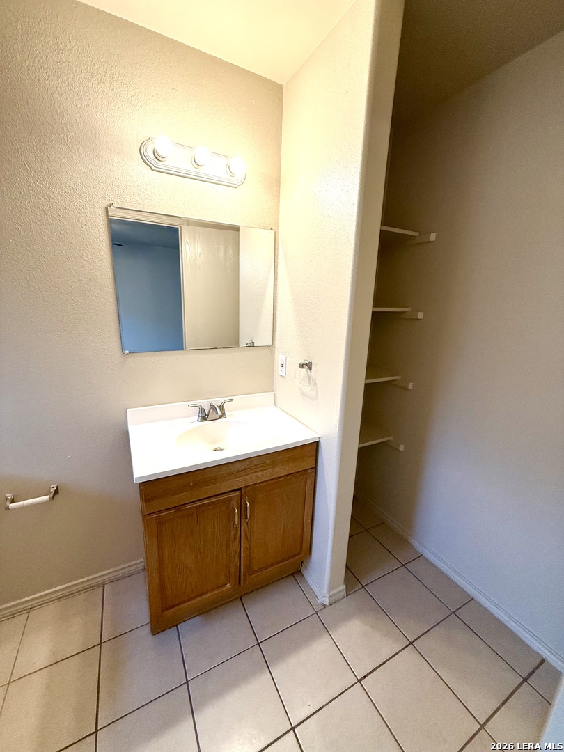 7568 Oak Chase, San Antonio, TX 78239