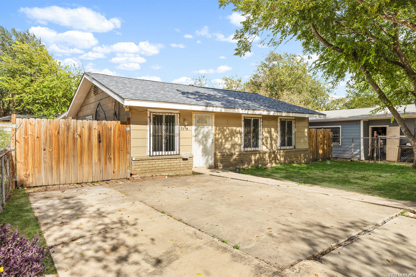 5759 WHITE FEATHER ST, San Antonio, TX 78242