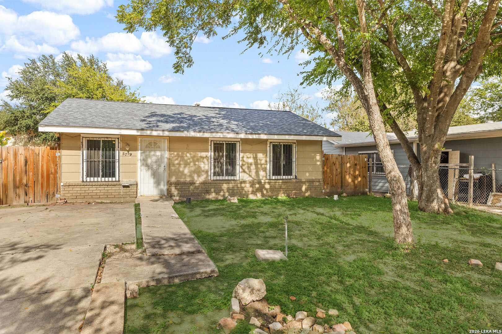 5759 WHITE FEATHER ST, San Antonio, TX 78242