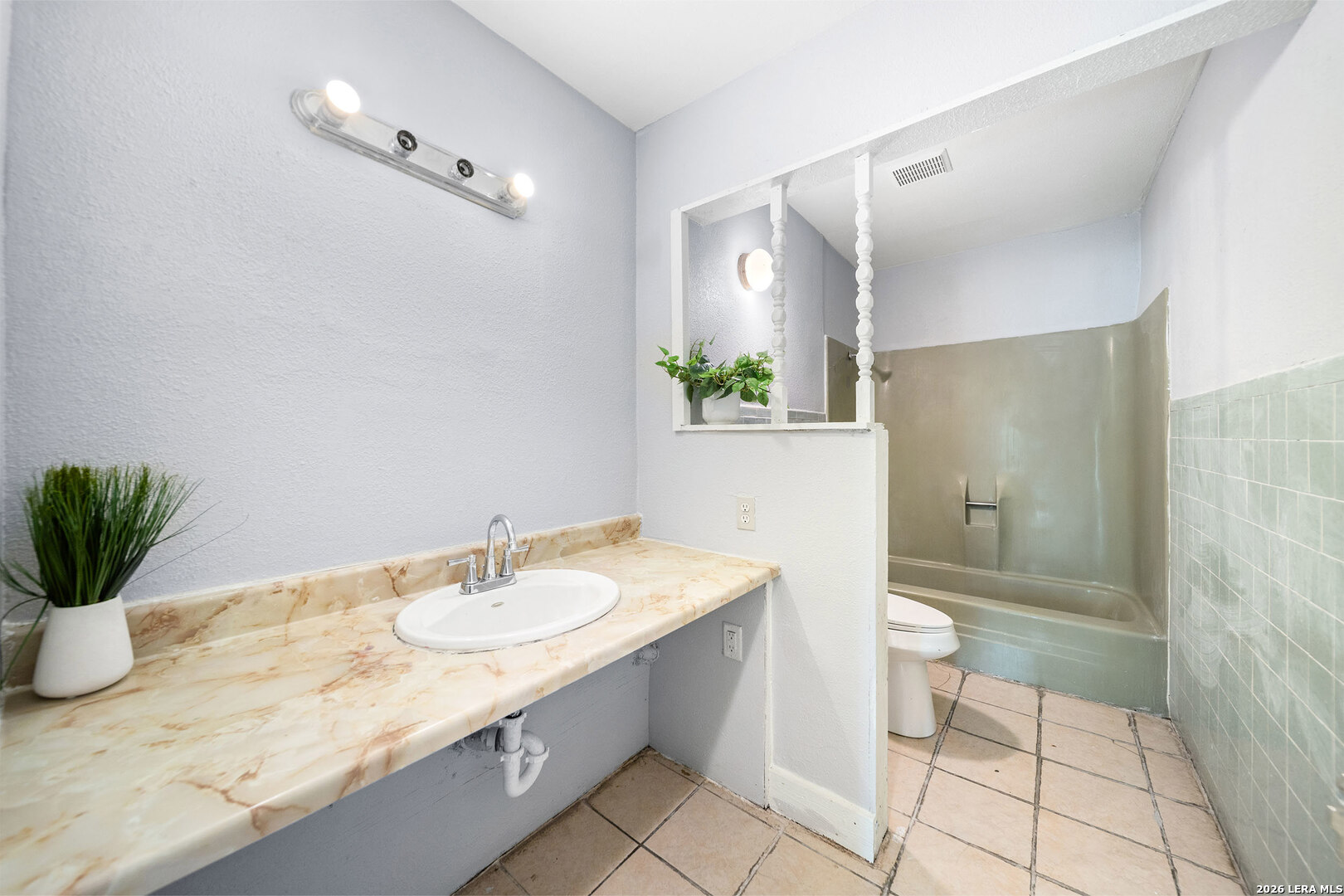 5759 WHITE FEATHER ST, San Antonio, TX 78242
