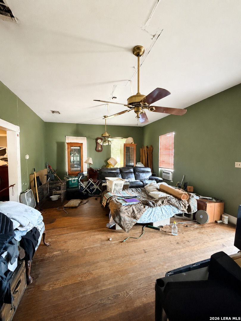 318 W LUBBOCK ST, San Antonio, TX 78204