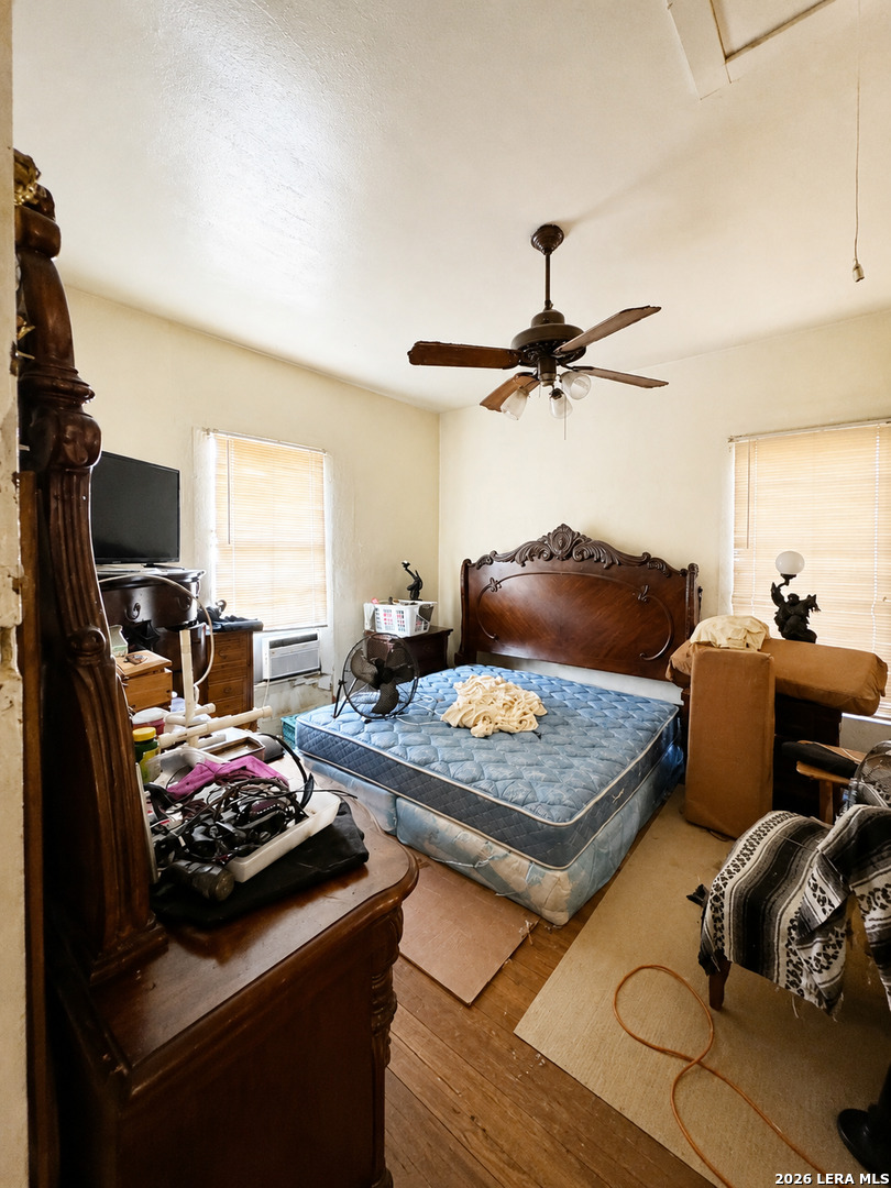 318 W LUBBOCK ST, San Antonio, TX 78204