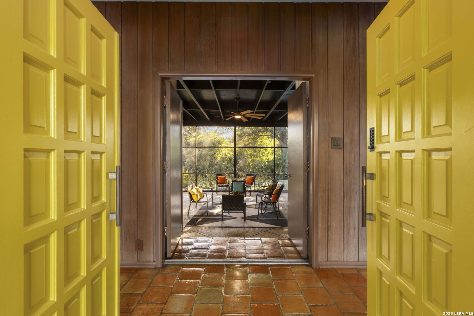 136 Honeysuckle Ln., Castle Hills, TX 78213