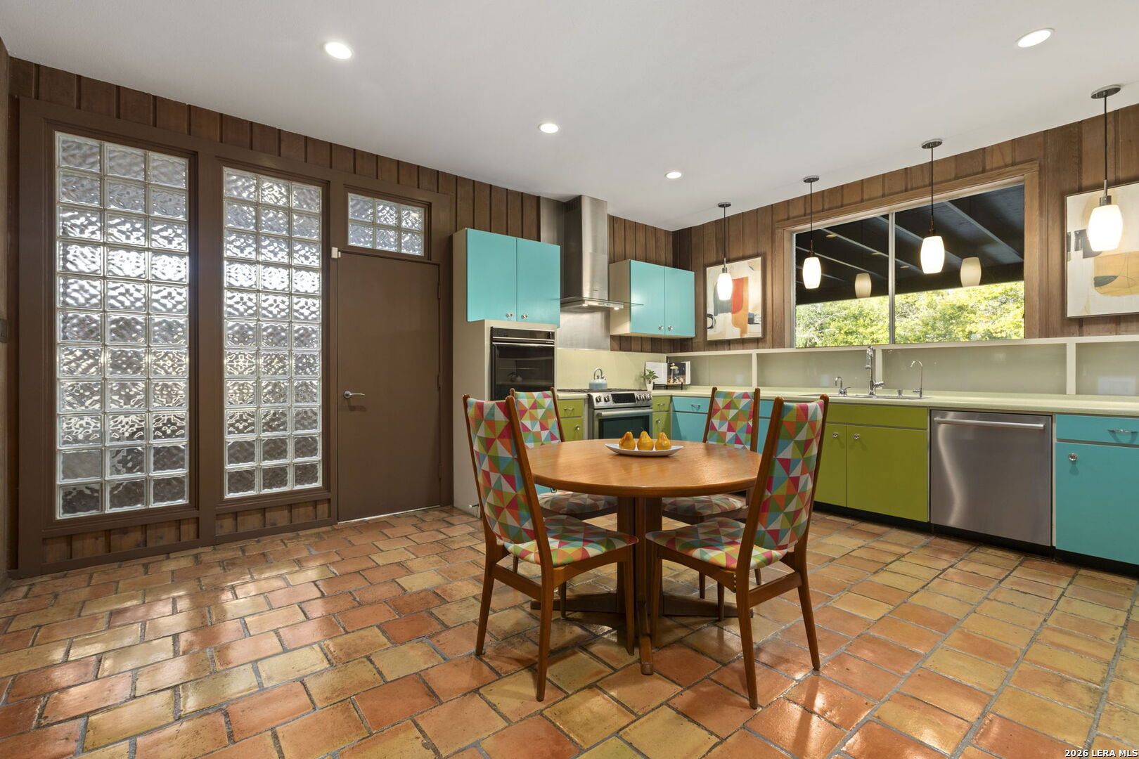 136 Honeysuckle Ln., Castle Hills, TX 78213