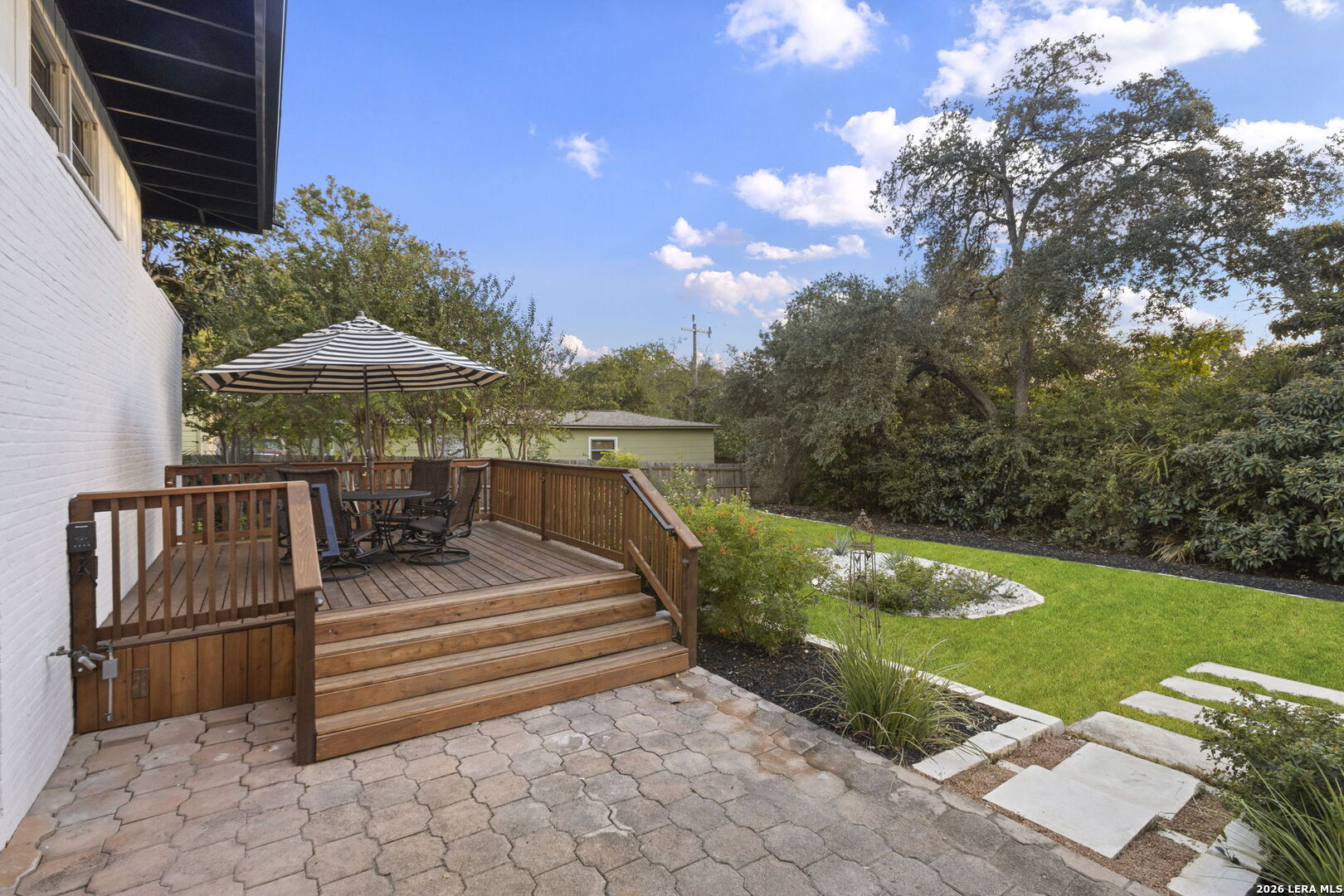 136 Honeysuckle Ln., Castle Hills, TX 78213