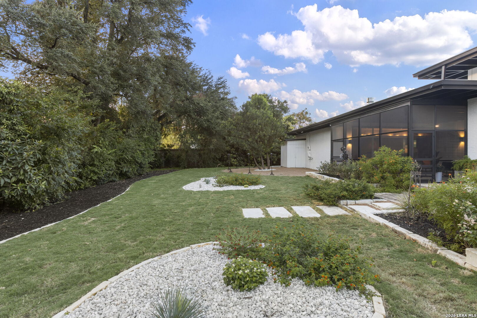 136 Honeysuckle Ln., Castle Hills, TX 78213