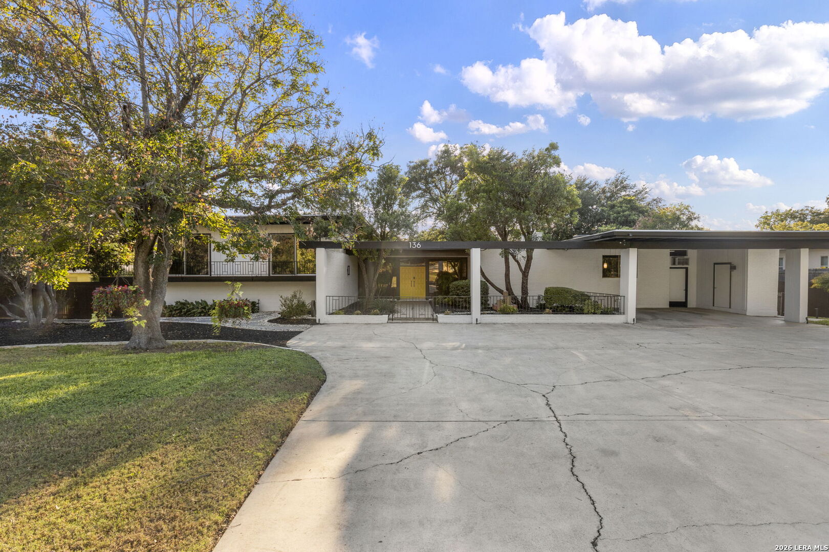 136 Honeysuckle Ln., Castle Hills, TX 78213