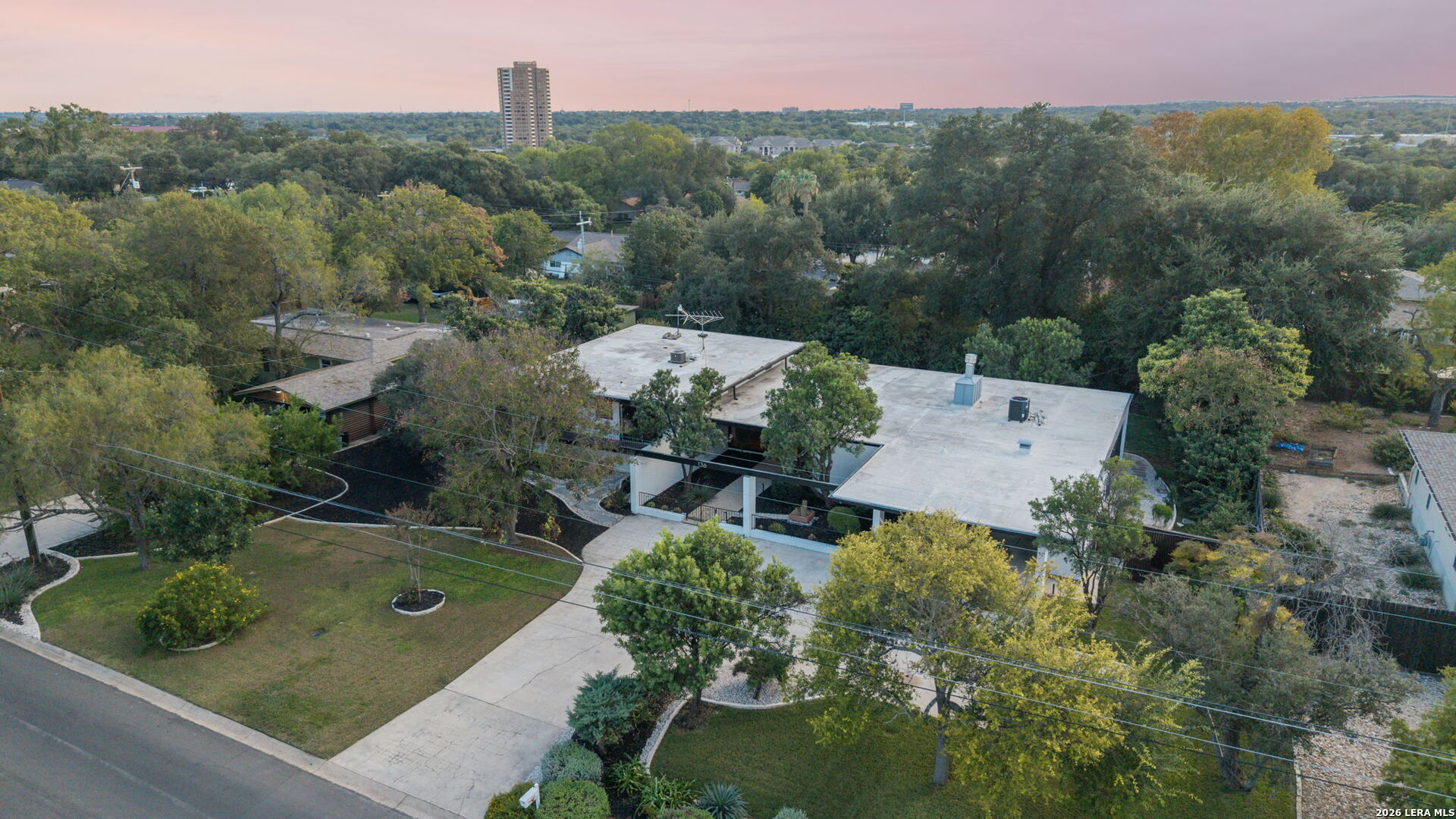136 Honeysuckle Ln., Castle Hills, TX 78213