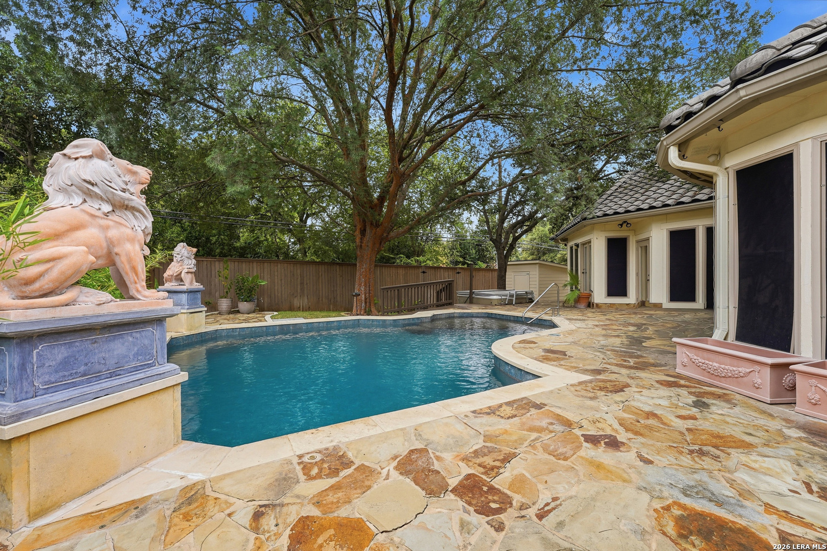 202 Lundblade Ln, San Antonio, TX 78213