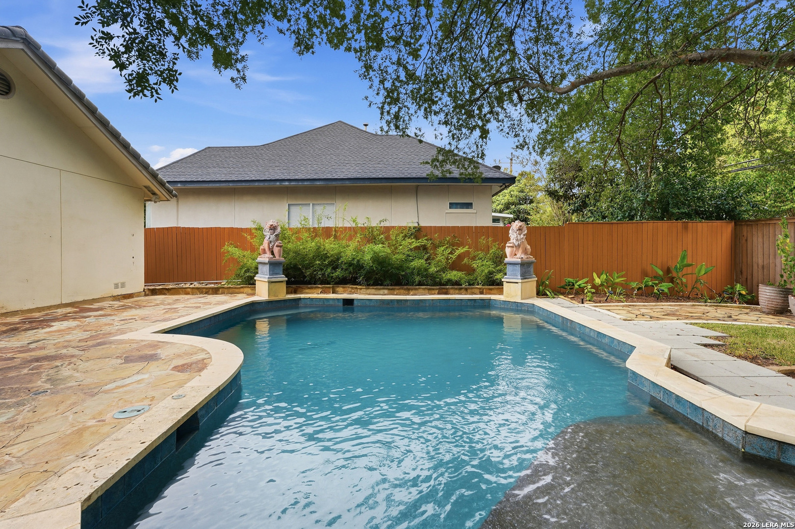 202 Lundblade Ln, San Antonio, TX 78213