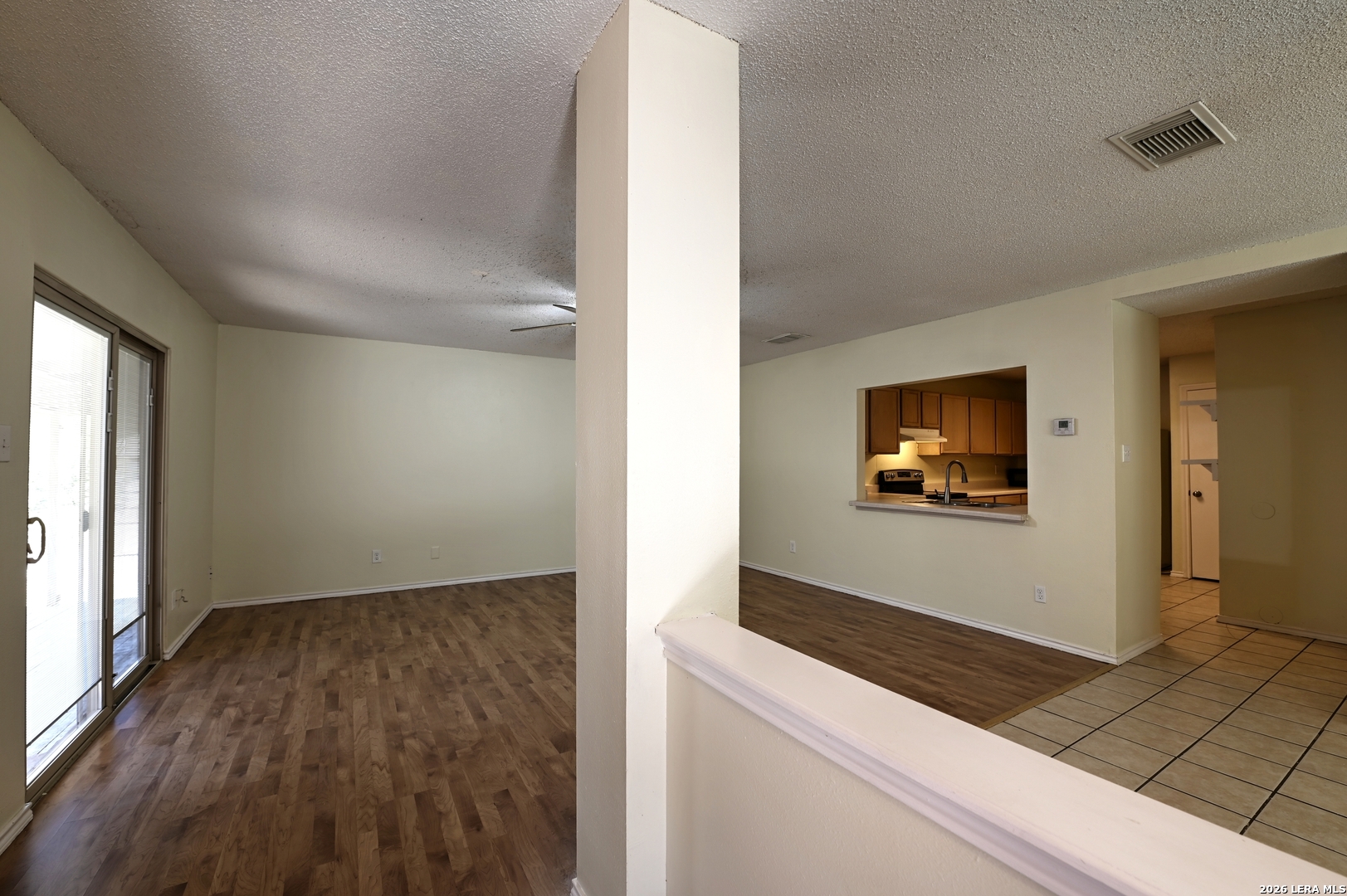 5439 CHAMPIONS HILL DR, San Antonio, TX 78233