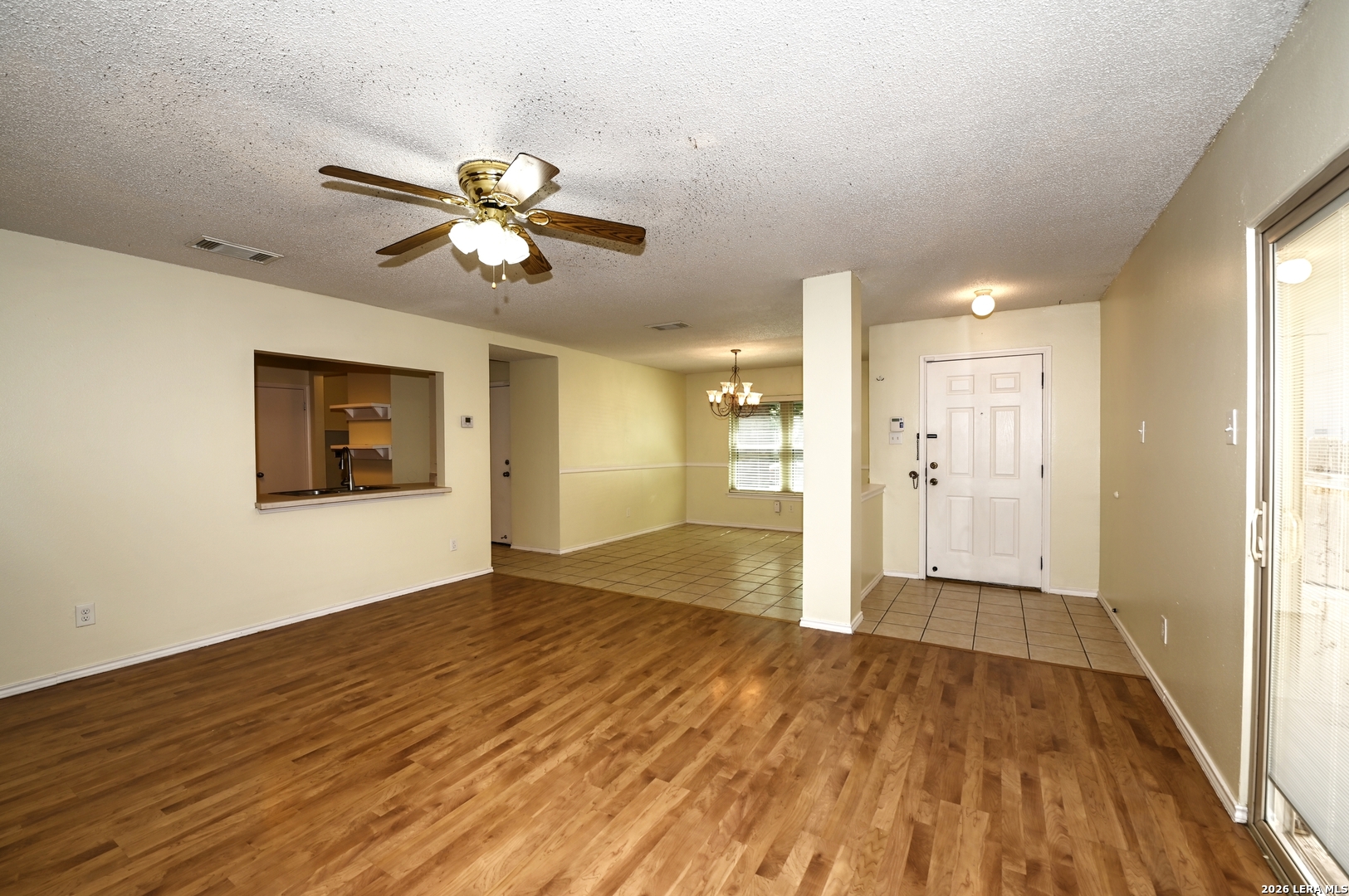 5439 CHAMPIONS HILL DR, San Antonio, TX 78233