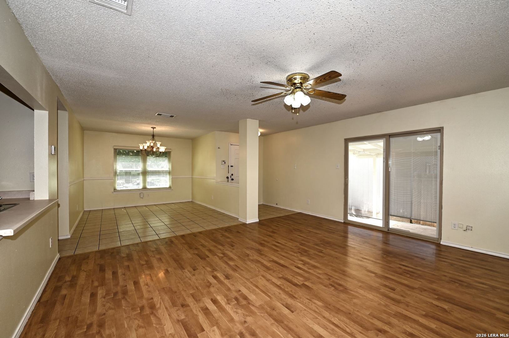 5439 CHAMPIONS HILL DR, San Antonio, TX 78233