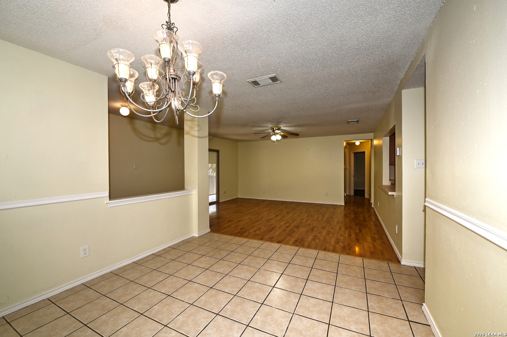 5439 CHAMPIONS HILL DR, San Antonio, TX 78233