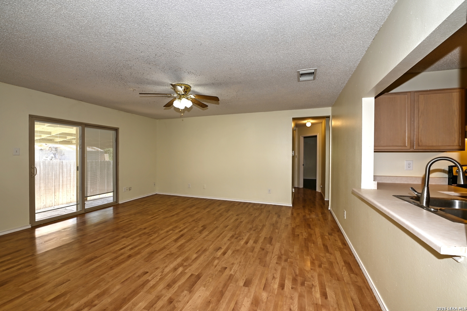 5439 CHAMPIONS HILL DR, San Antonio, TX 78233