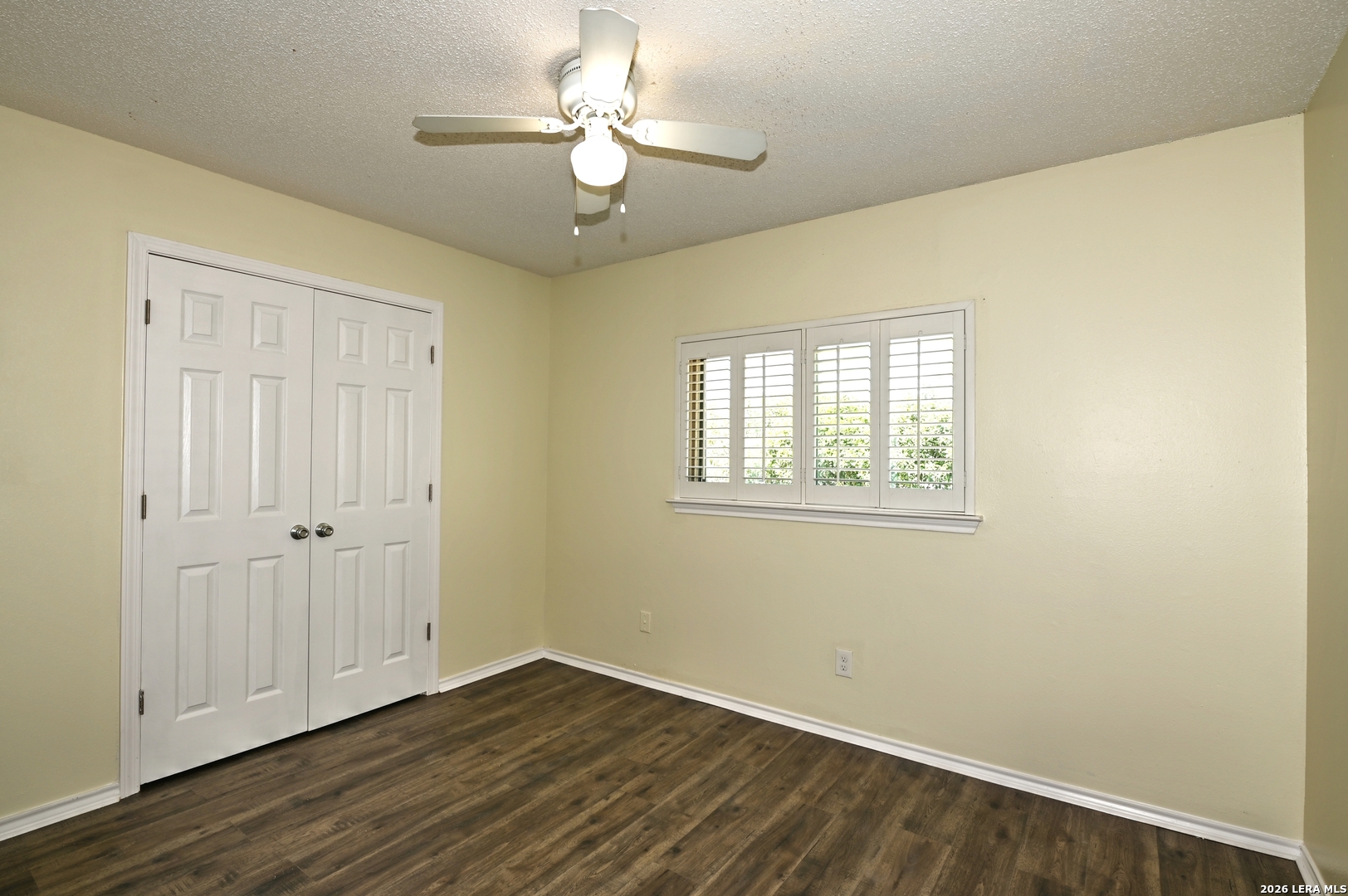 5439 CHAMPIONS HILL DR, San Antonio, TX 78233