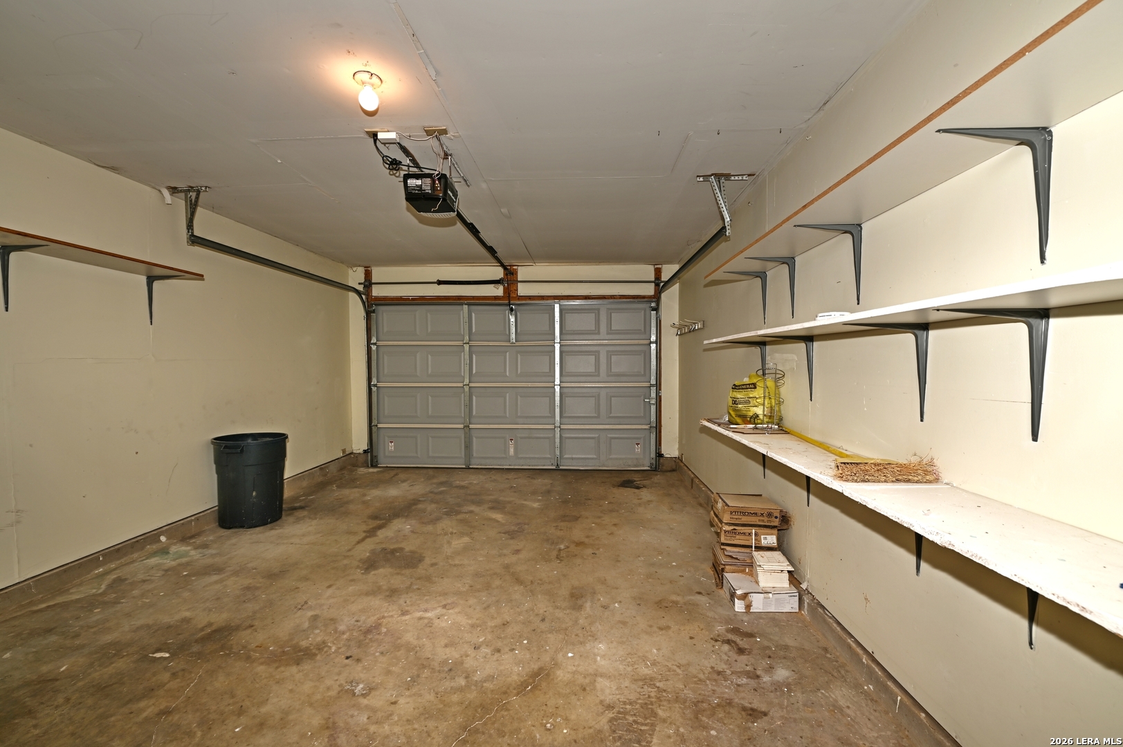 5439 CHAMPIONS HILL DR, San Antonio, TX 78233