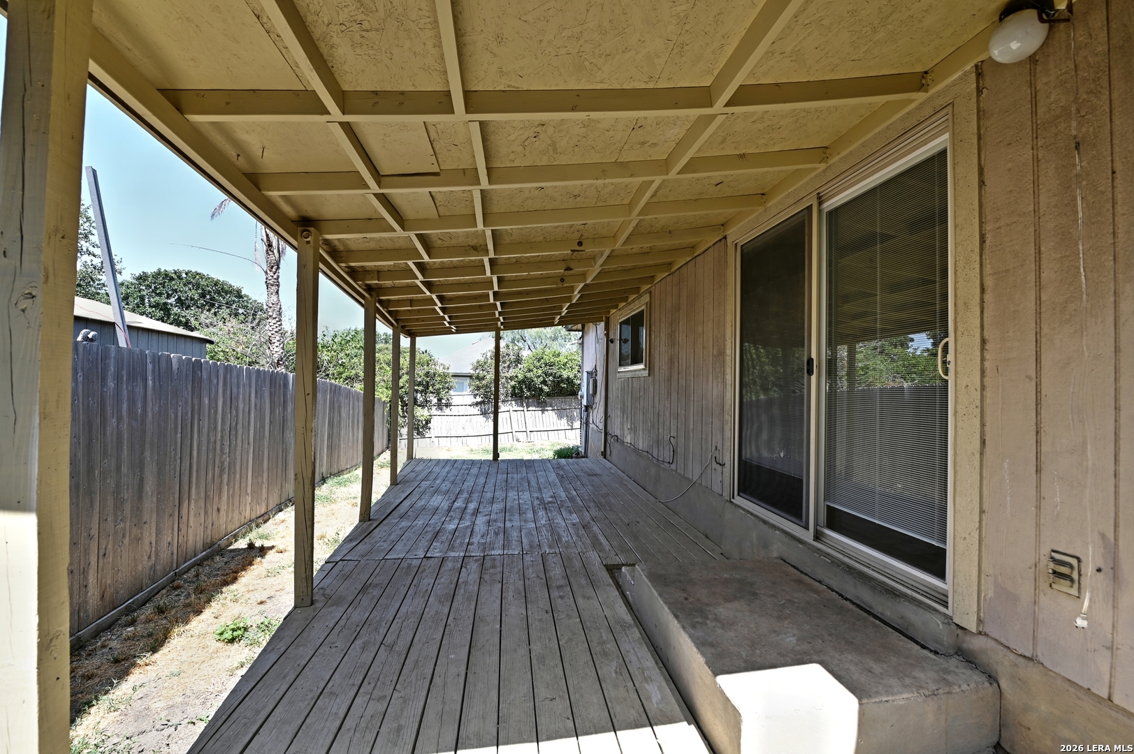 5439 CHAMPIONS HILL DR, San Antonio, TX 78233