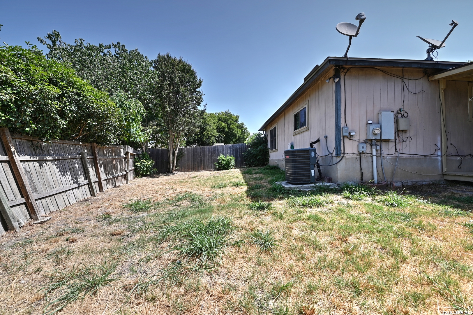 5439 CHAMPIONS HILL DR, San Antonio, TX 78233