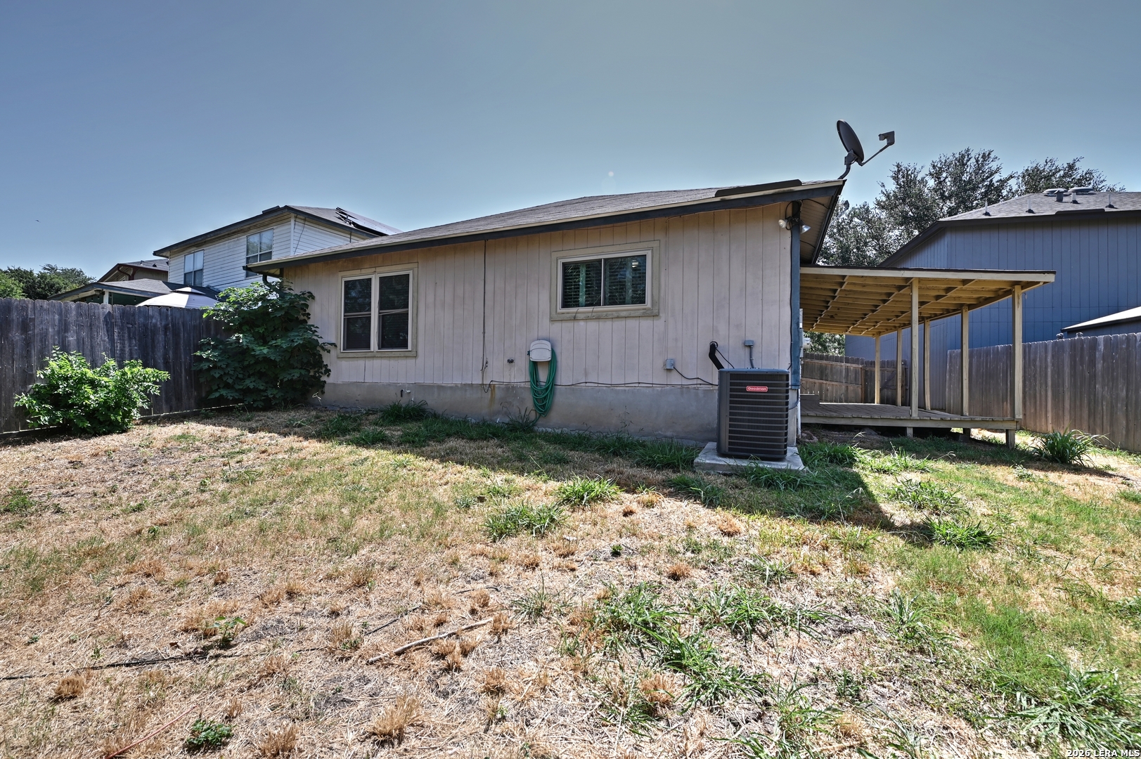5439 CHAMPIONS HILL DR, San Antonio, TX 78233