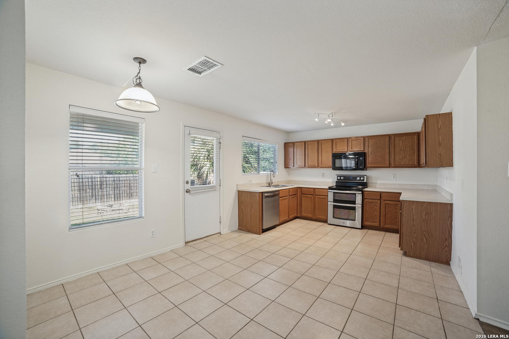8007 SARATOGA KNL, Selma, TX 78154