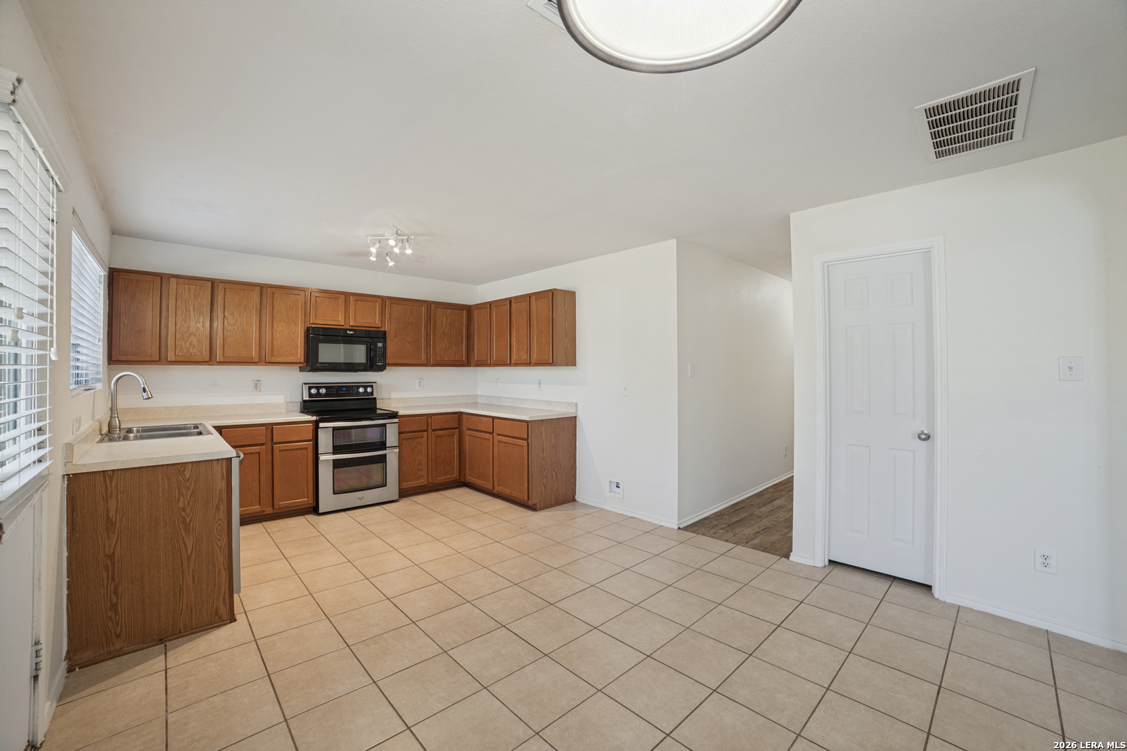 8007 SARATOGA KNL, Selma, TX 78154