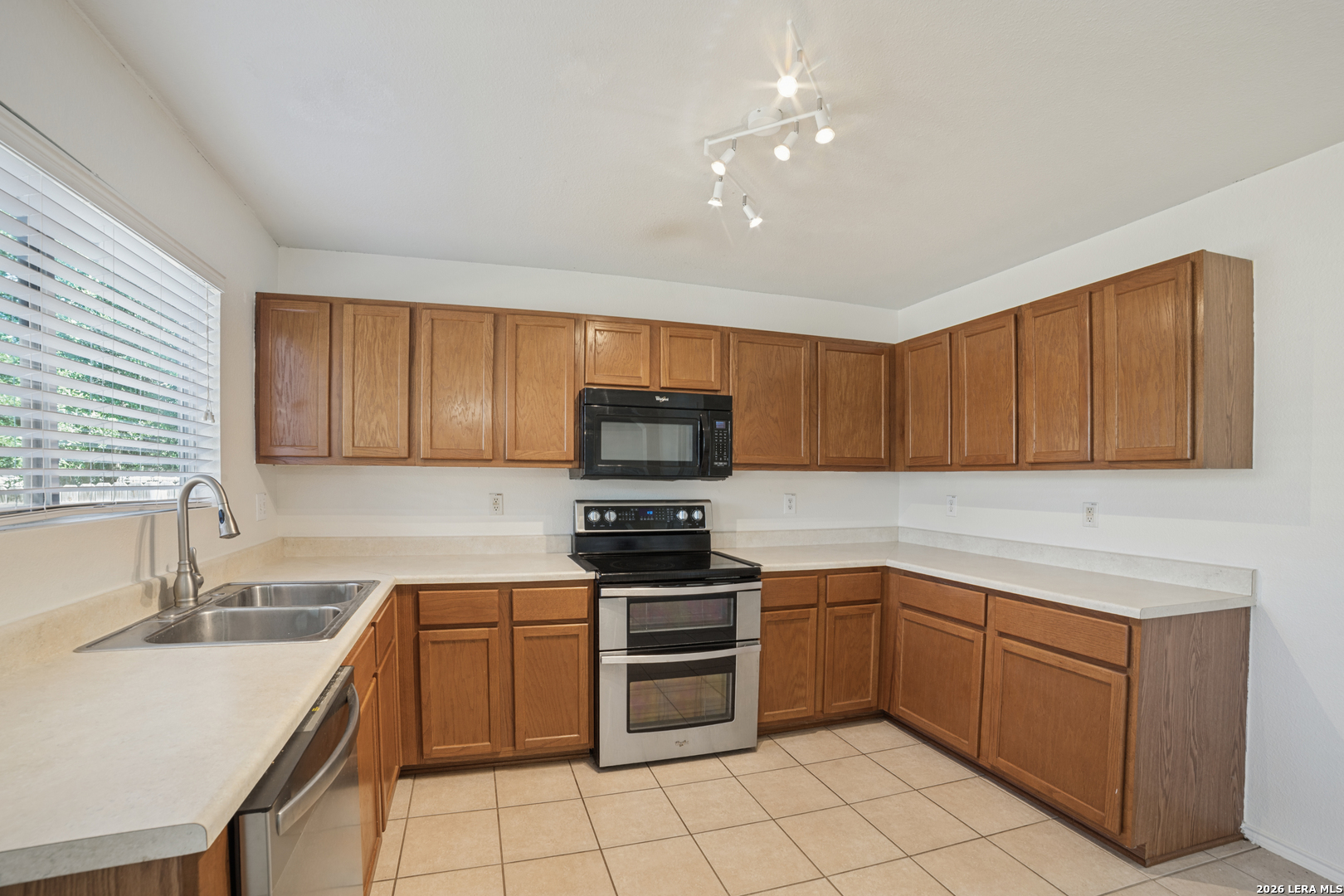 8007 SARATOGA KNL, Selma, TX 78154